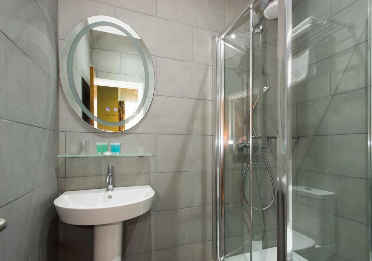 Single Room Bathroom,1091544663:JPEG